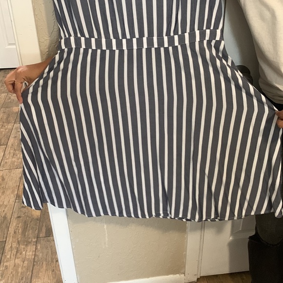 Large Old Navy Grey and White Striped Dress. - Picture 4 of 4